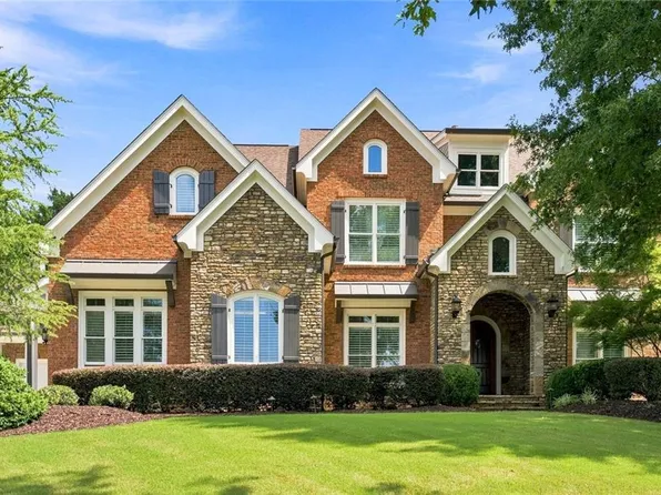 2202 Crimson King Dr, Braselton, GA 30517
