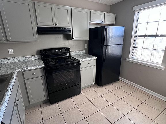 4th image of 639 South St