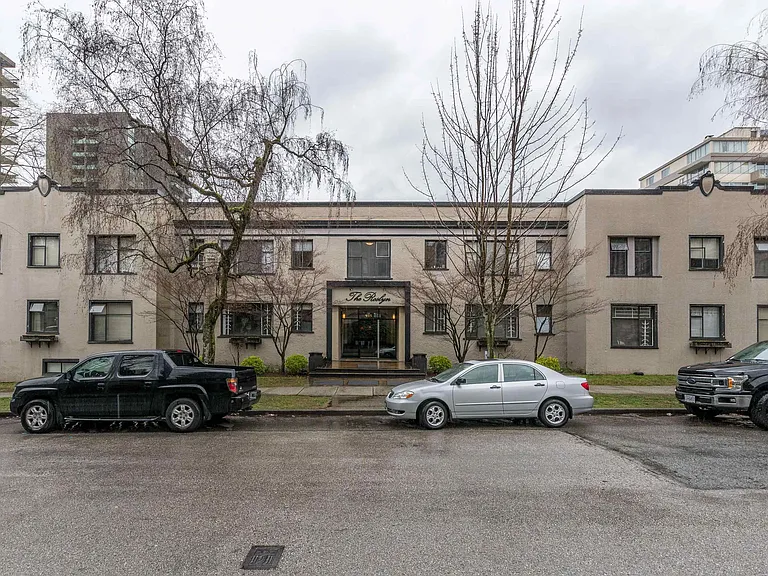 935 Jervis St #6 — Photo 16