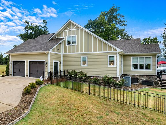 4th image of 3570 Saint Andrews Dr