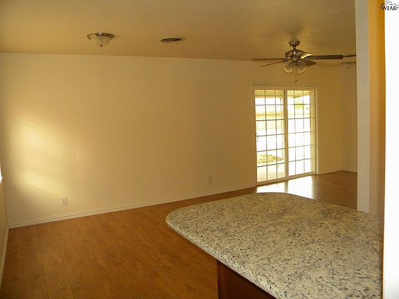 3rd image of 4106 Aspen St