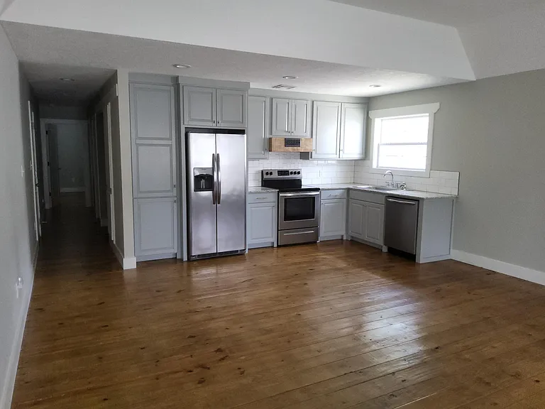 877 Topsy Rd — Photo 9
