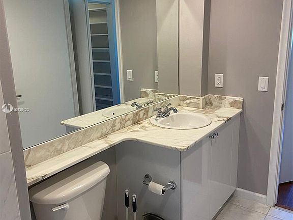 5th image of 18800 NE 29th Ave APT 804