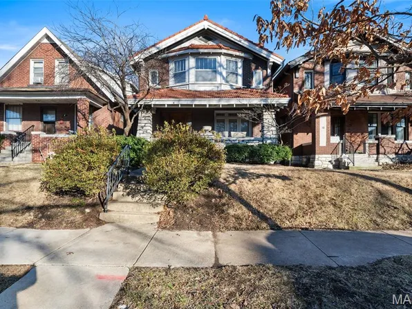 8 Lawn Pl, Saint Louis, MO 63110