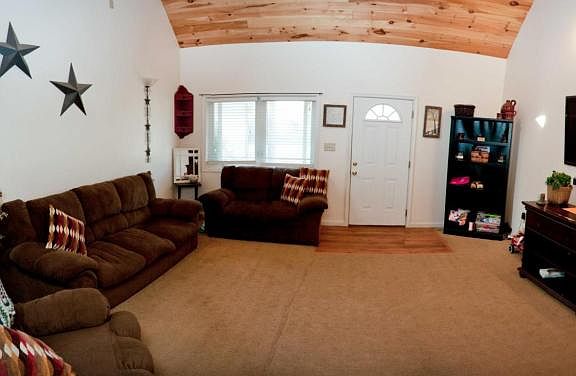 4th image of 2221 Lehman St