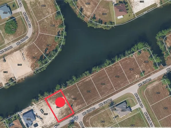 2211 NE 43rd Ln, Cape Coral, FL 33909