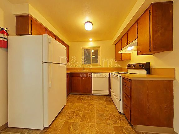 3rd image of 803 SW 8th St #9