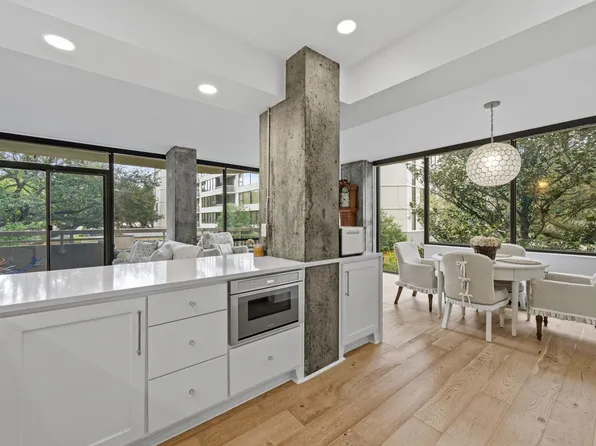 14 Greenway Plz Unit 2P, Houston, TX 77046