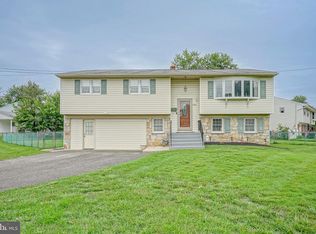 3200 Concord Dr, Cinnaminson, NJ 08077