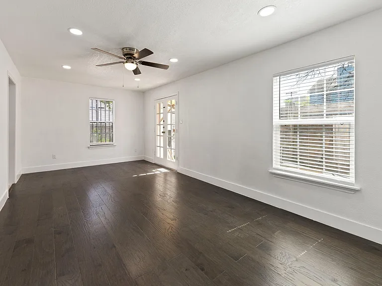 4624 San Jacinto St #D — Photo 2