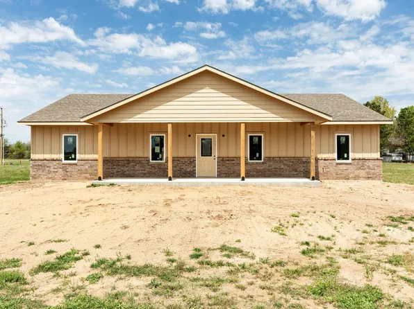 634 W Santa Fe St, Cheney, KS 67025