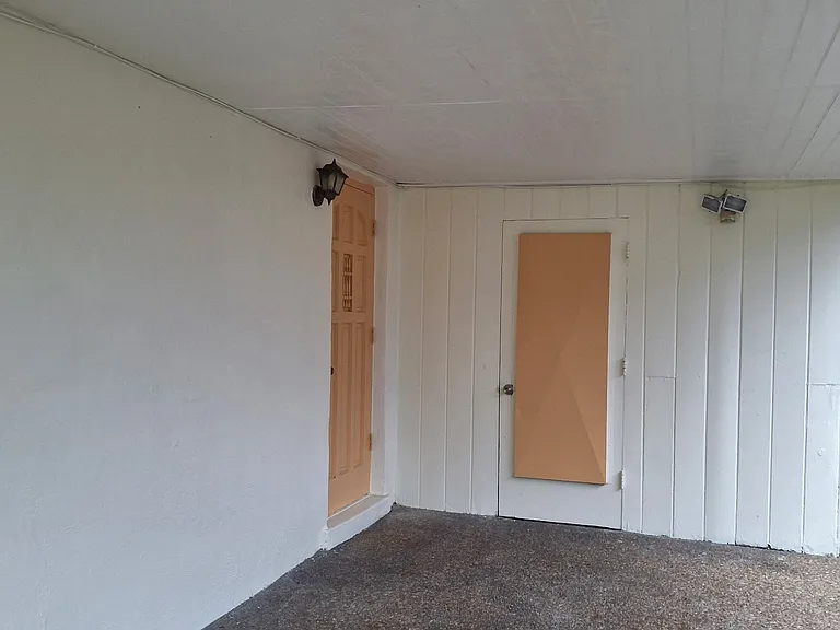 Side under carport