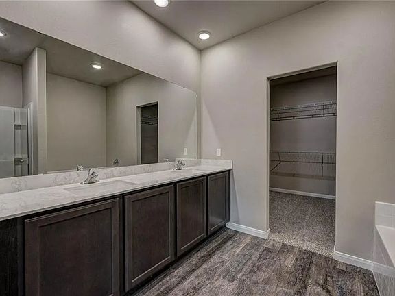 5th image of 1616 Maroon Dr