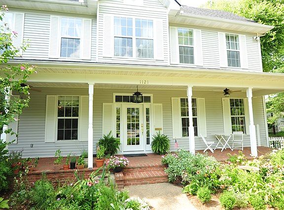 2nd image of 1121 Griffith Ave