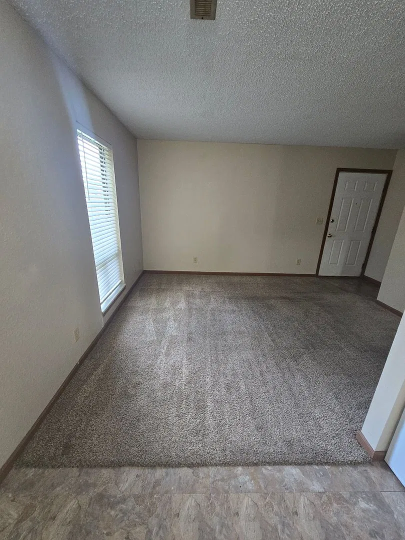 2 Bedroom 1 Bathroom Apartment in heart of Osage Beach! — Photo 4