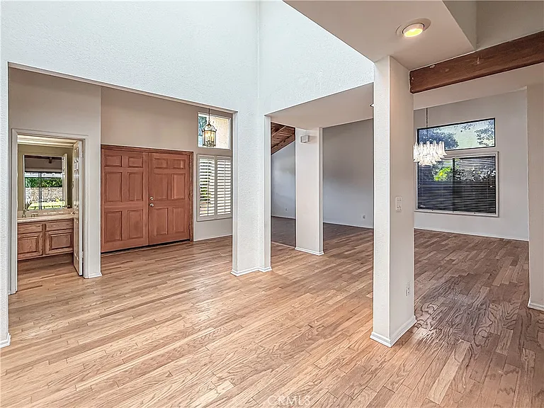 9201 Paso Robles Ave — Photo 11