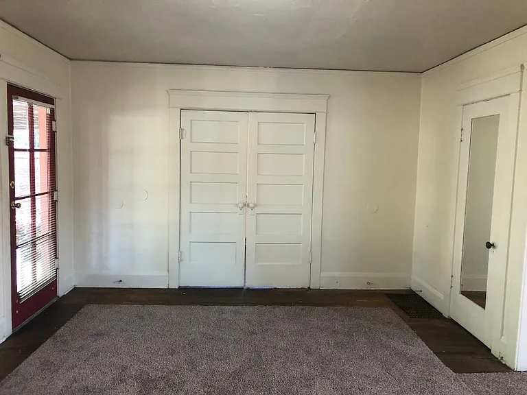 1348 Oak St — Photo 3