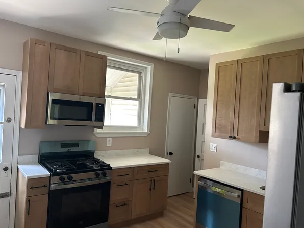 422 Martin St, Philadelphia, PA 19128