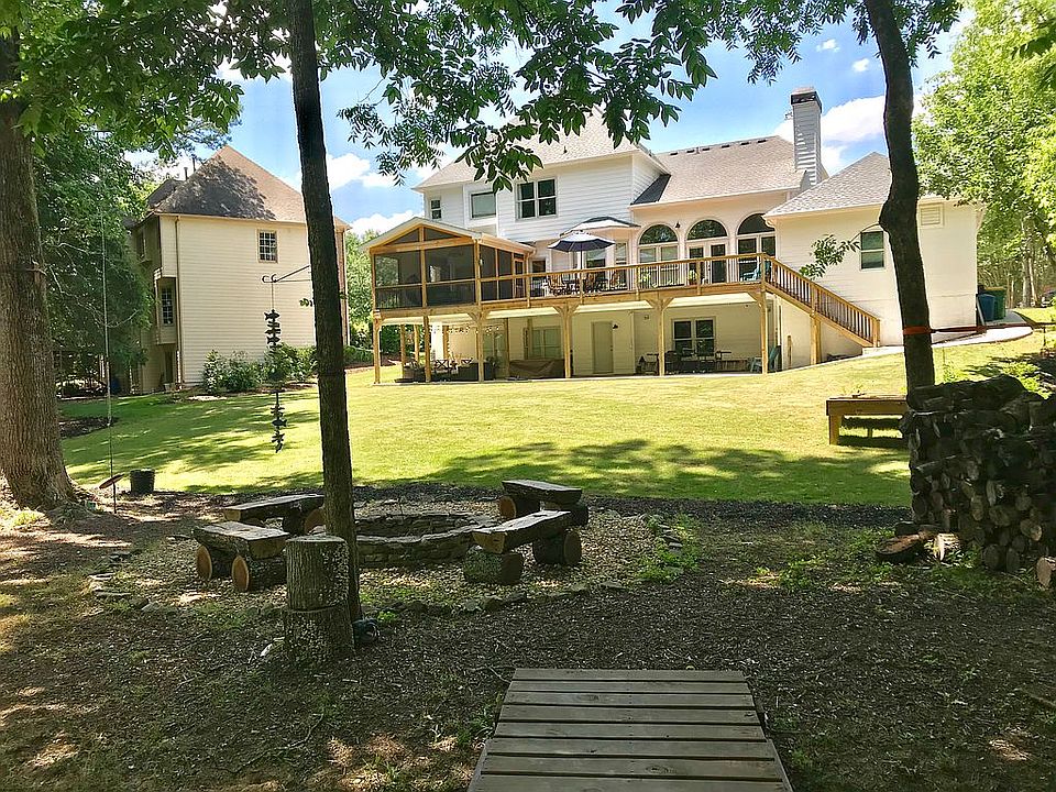 2nd image of 590 Fawn Run