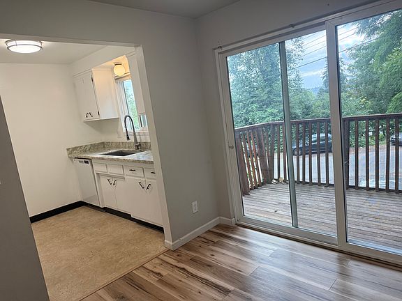 5th image of 922 Glennwood Ave NE APT 10
