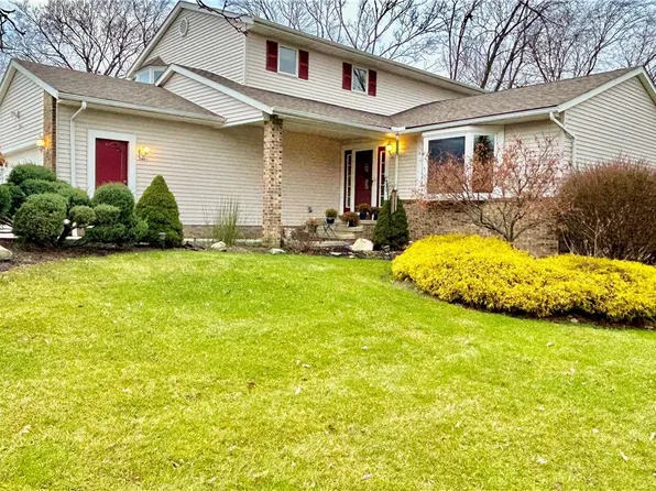 5231 Austen Ln, Richmond Heights, OH 44143