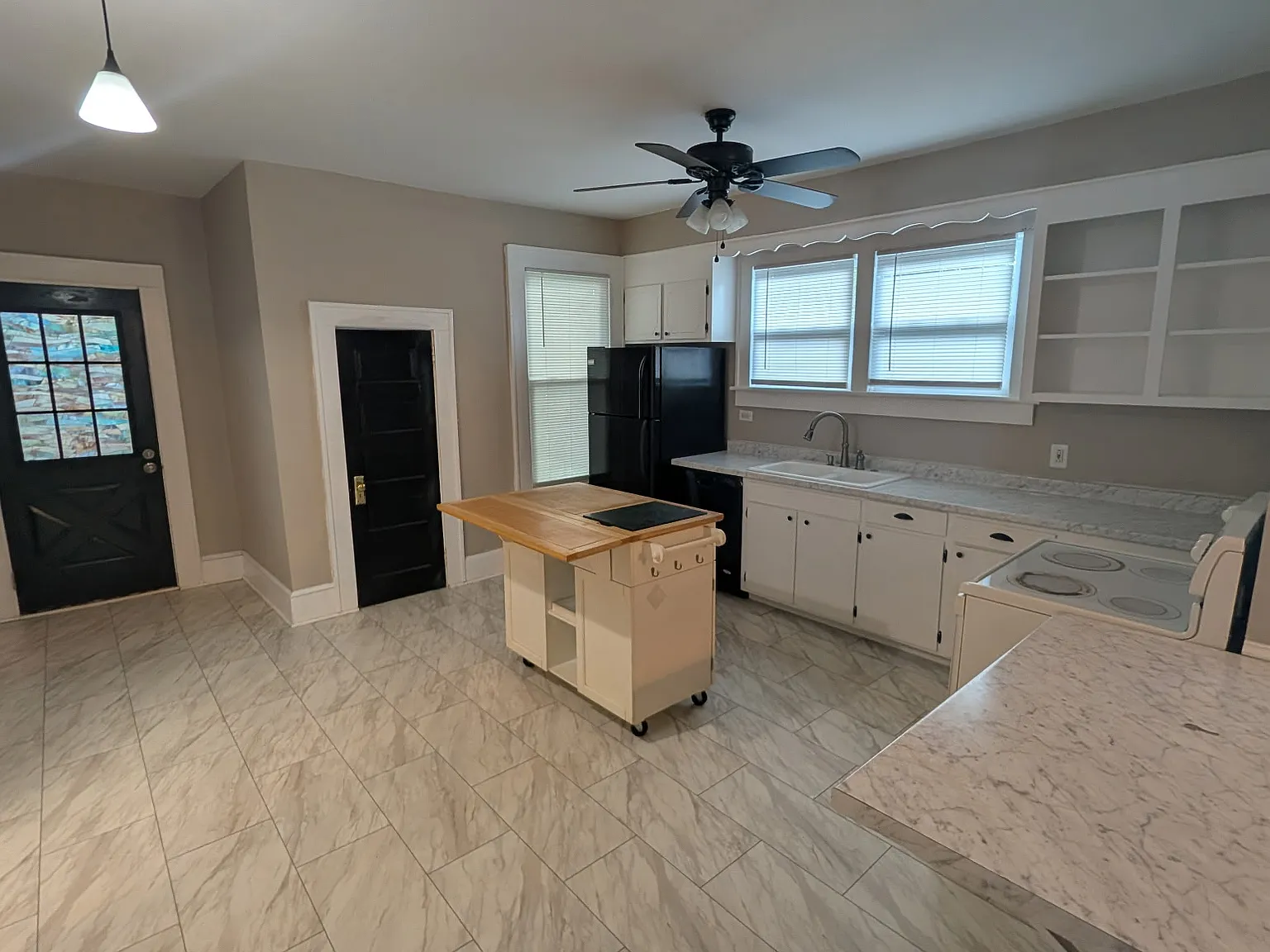 3 bed, 1251 sqft, $1,850 — Photo 4
