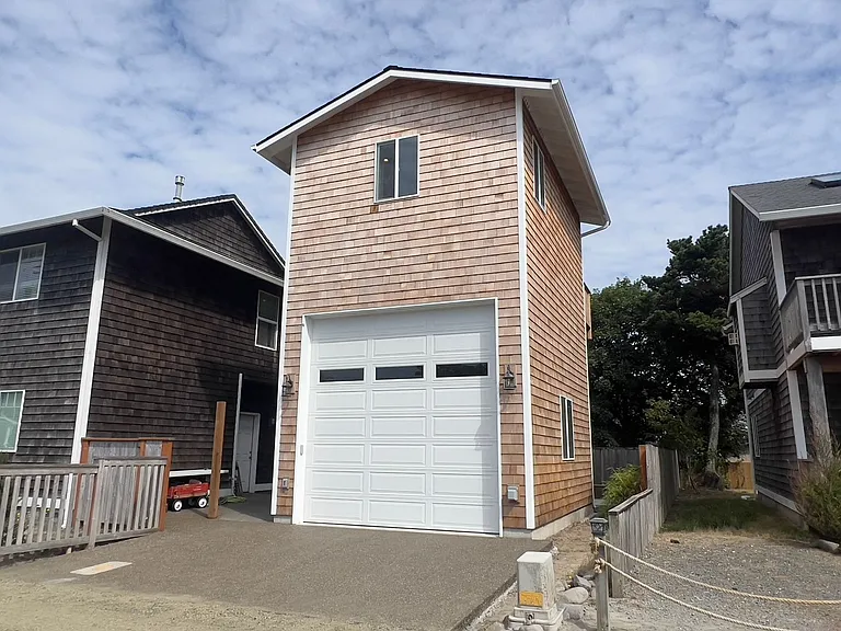1707 N Franklin St — Photo 1