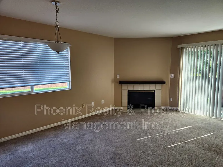 1209 Warrior Way — Photo 4