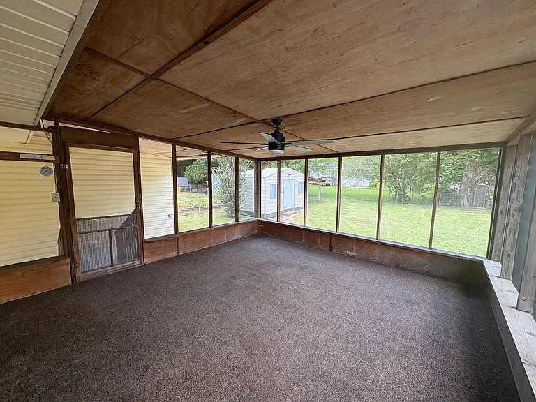 7326 President St — Photo 19