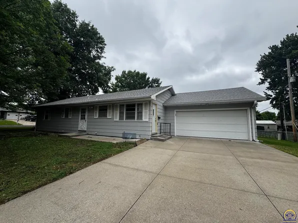 1602 E 9th Ave, Emporia, KS 66801