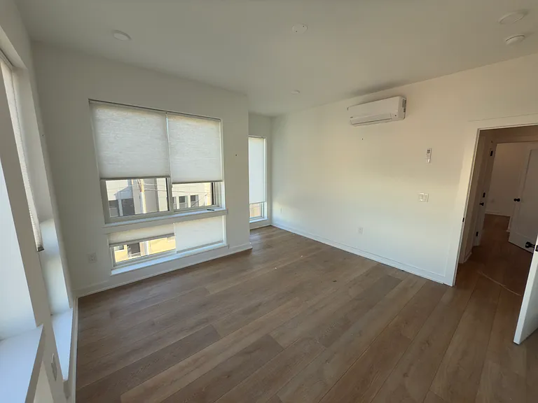 164 Richmond St #2B — Photo 17