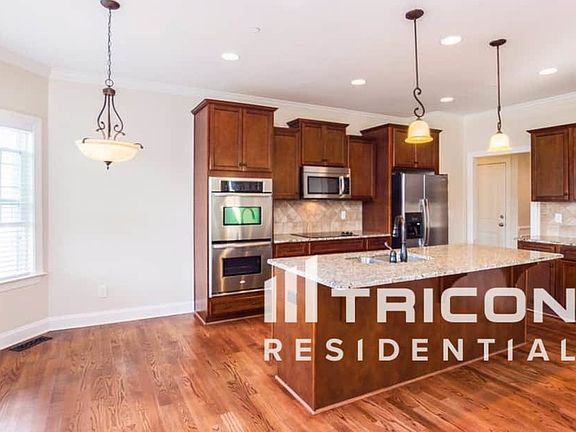 3rd image of 4624 Sawmill Pl