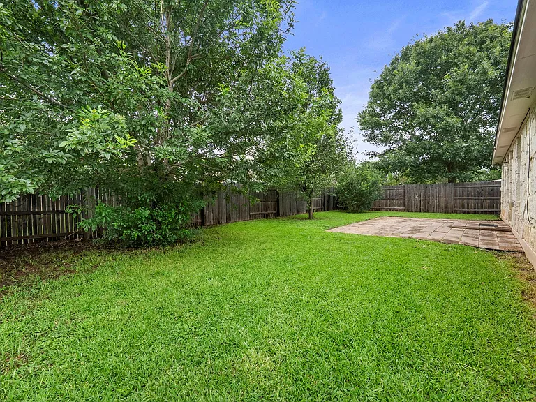 9424 Castle Pines Dr — Photo 27