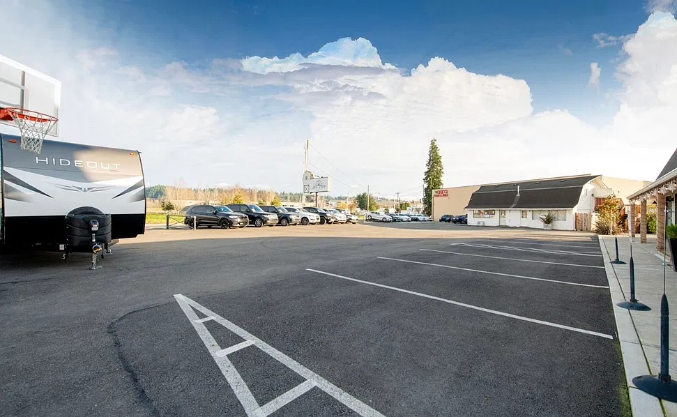 2 bed, 3500 sqft, $4,900 — Photo 4