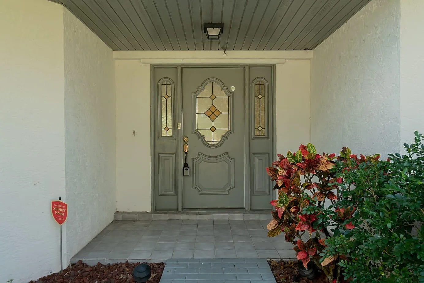 3 bed, 2.5 bath, 2023 sqft, $2,800 — Photo 2