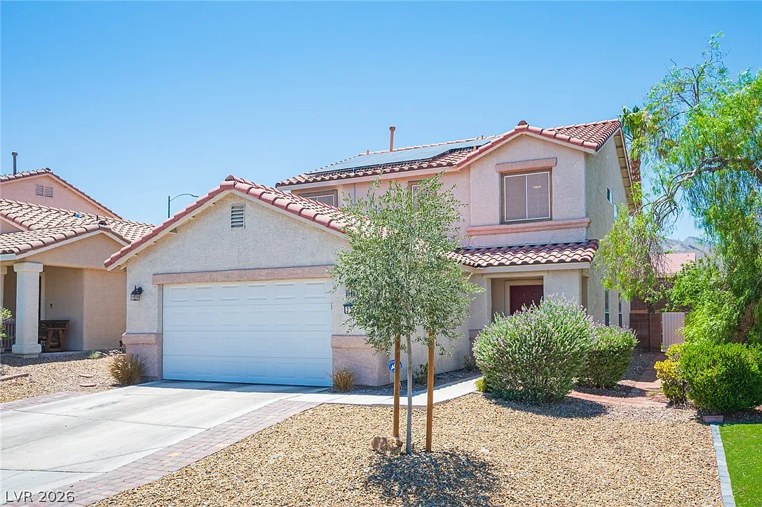 3 bed, 2.5 bath, 1794 sqft, $2,200 — Photo 3