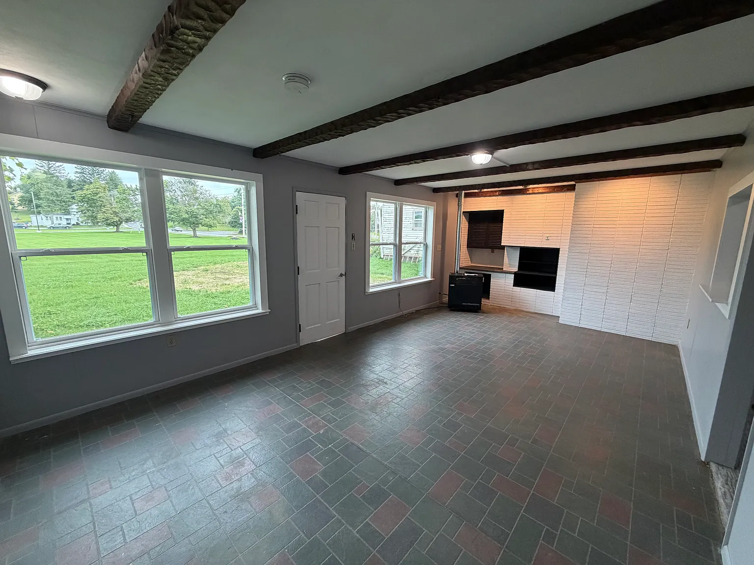 Studio, 400 sqft, $995 — Photo 1