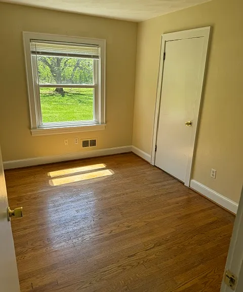 5207 Eden Ave — Photo 2