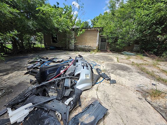 2nd image of 1119 KING AVE