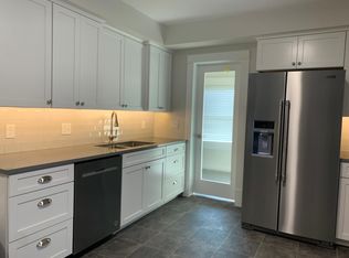 822 3rd St S APT 1, Stillwater, MN 55082