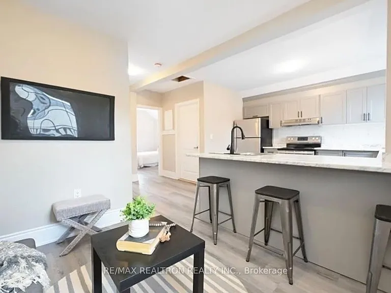 31 Greenaway Ave — Photo 3