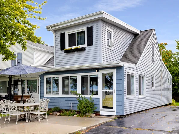 2315 Round Lake Hwy, Manitou Beach, MI 49253