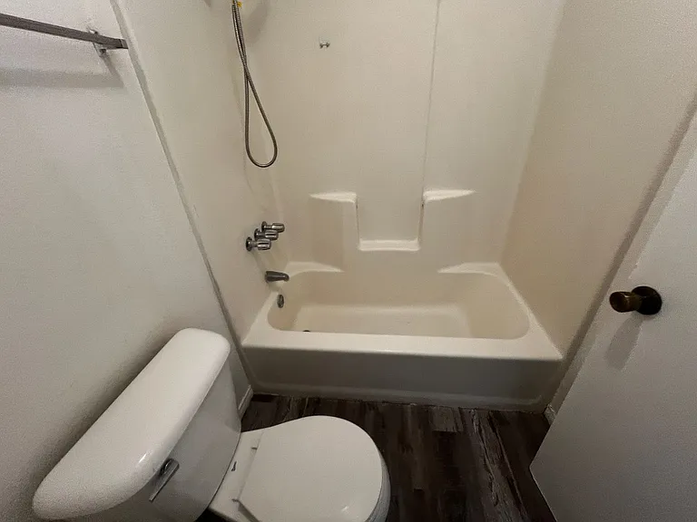 6326 Bagley Ave — Photo 7