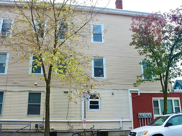 250-252 Western Ave #1 — Photo 15
