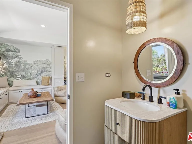 3240 Tilden Ave — Photo 34