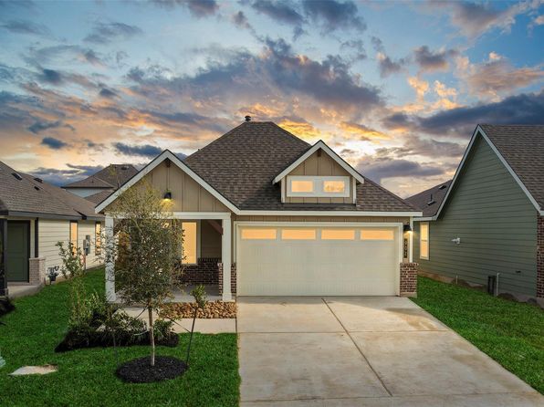 902 Lady Bird Ln