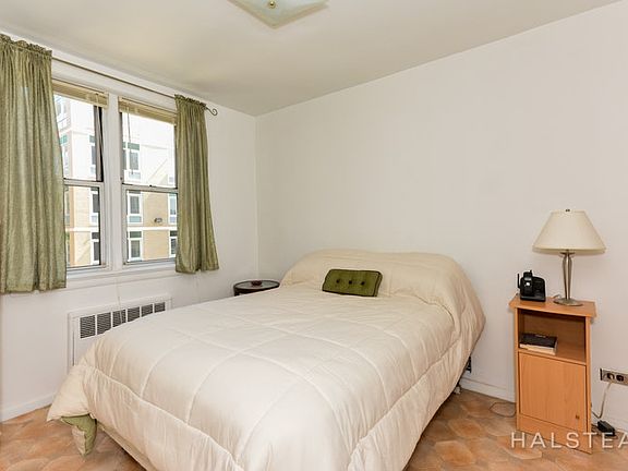 2nd image of 3512 Oxford Ave APT 3G