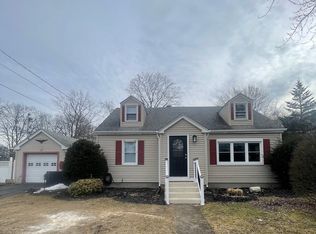123 Harkness Ave, Springfield, MA 01118
