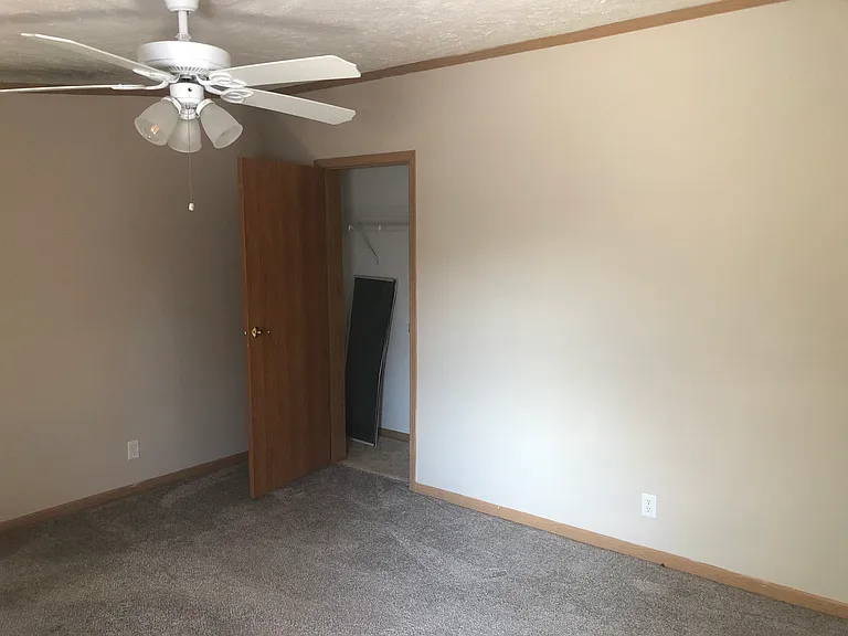 Master Bedroom - 2 large closets
