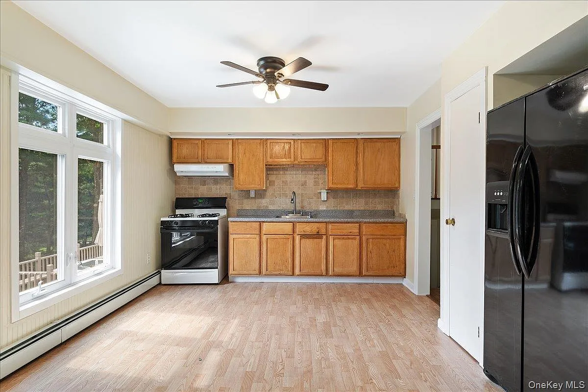 3 bed, 2.0 bath, 1500 sqft, $3,400 — Photo 3